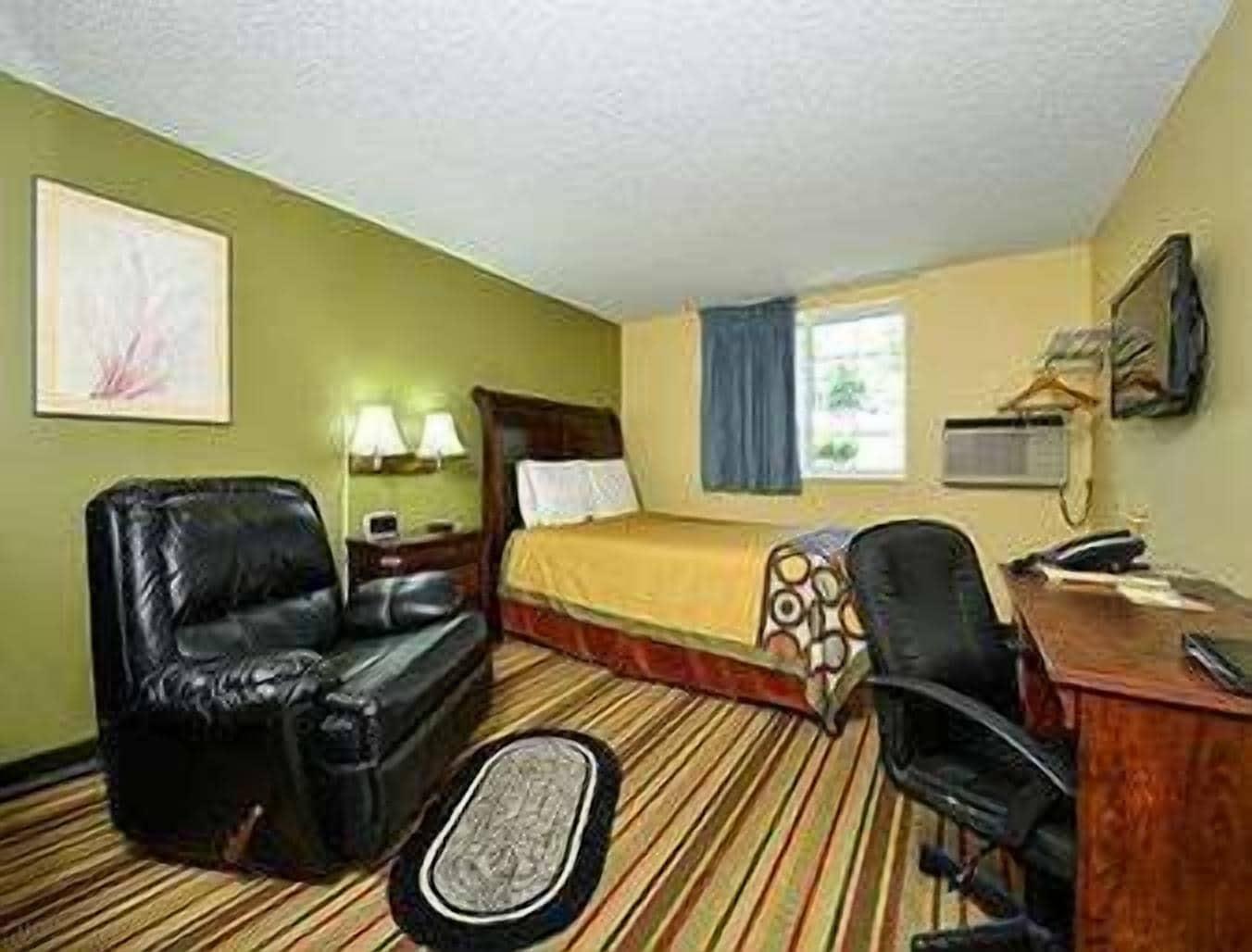 Super 8 By Wyndham Airport 2* Minot