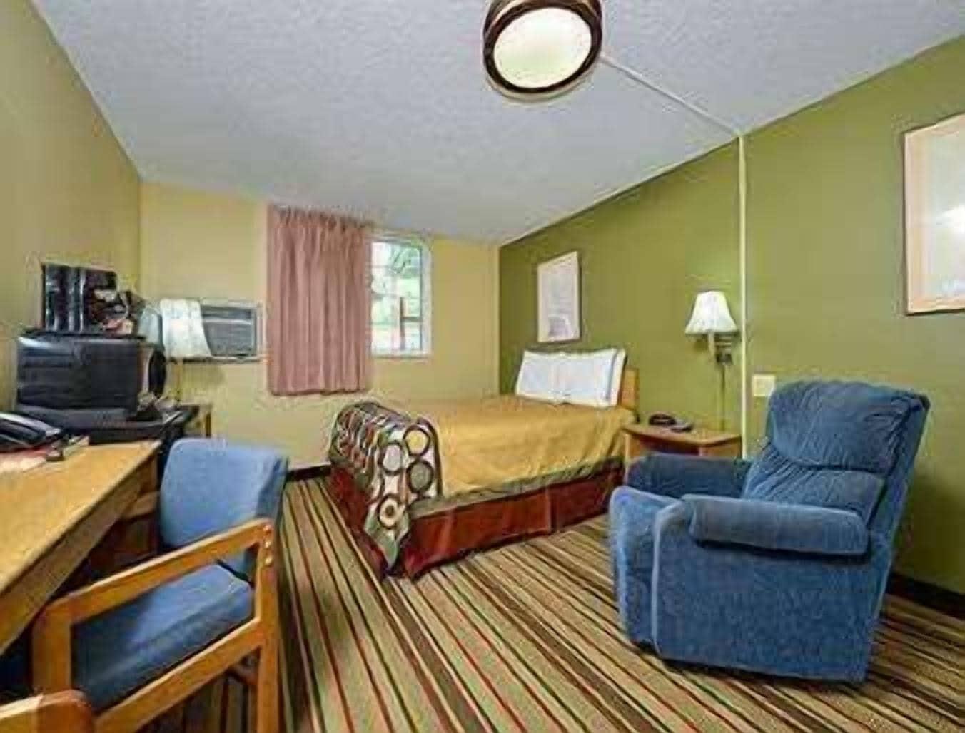 Super 8 By Wyndham Airport 2* Minot